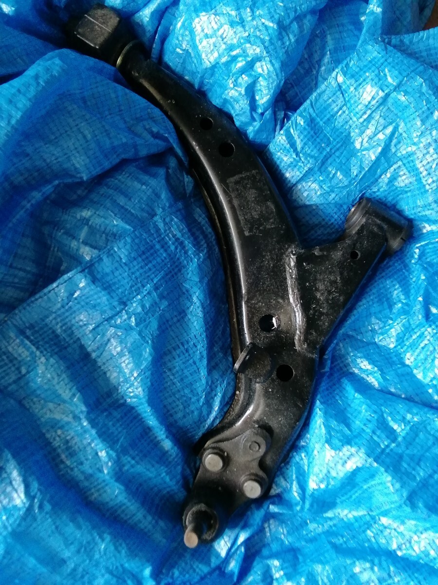 レビン　トレノAE92 ロアアーム　ボールジョイント 　R