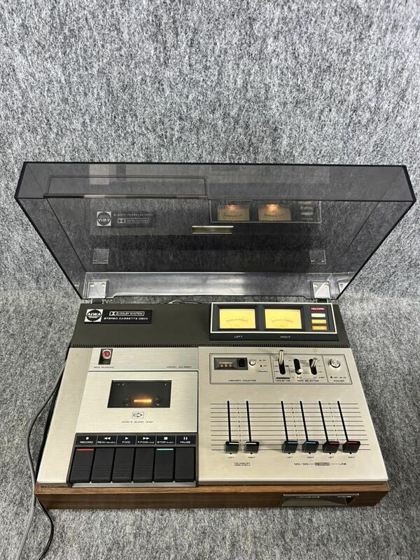 アイワ AIWA ステレオカセットデッキ AD-5600 オーディオ機器 VUメーター stereo cassette deck ジャンク