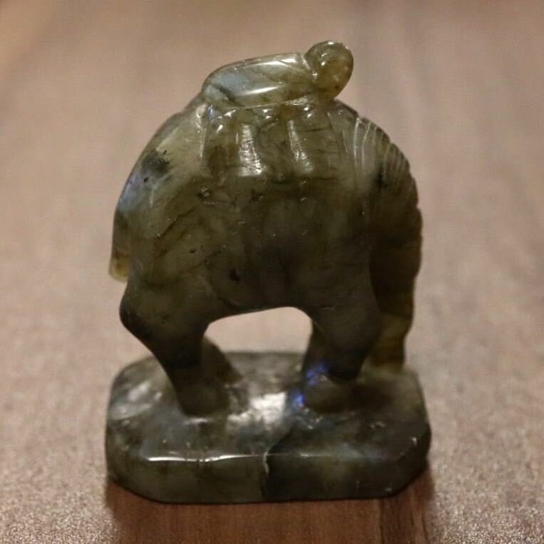 【希少】ラブラドライト 象 亀 デザイン 置物 彫刻 オブジェ 天然石 約49mm×37mm 約49g B105