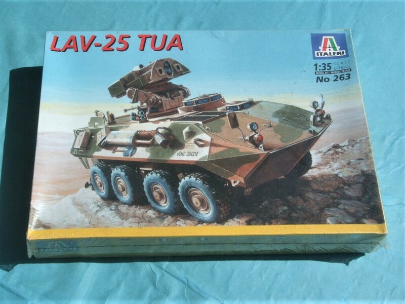 イタレリ No263 1/35 LAV-25 TUA アメリカ海兵　歩兵支援　装甲戦闘車