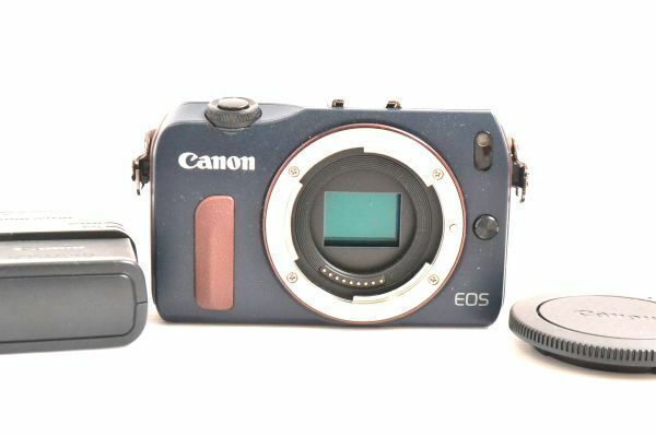 K000V23R//Canon キヤノン ミラーレス一眼デジタルカメラ EOS M / 充電器 バッテリー付き