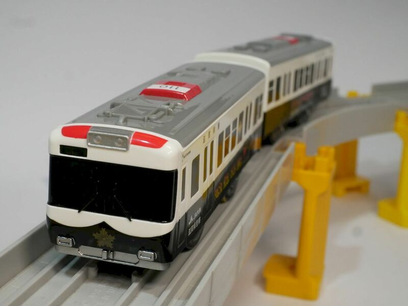 プラレール★京阪電車600形 パト電ラッピング電車