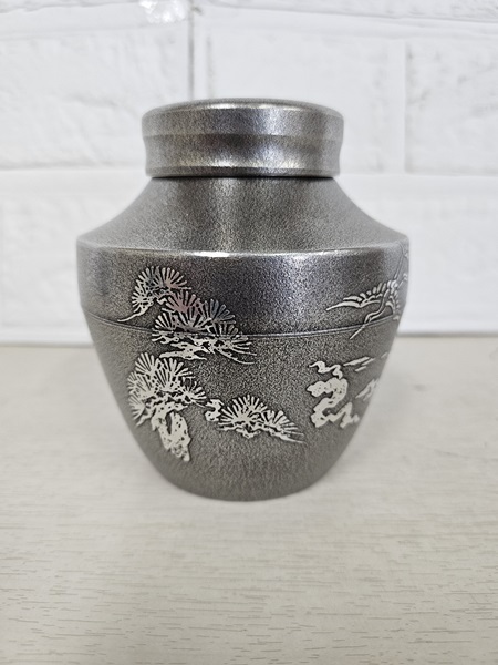 Ｙ【中古品】岩切美巧堂　薩摩錫の茶壷 手作りの伝統　薩摩錫器　正錫　さつま