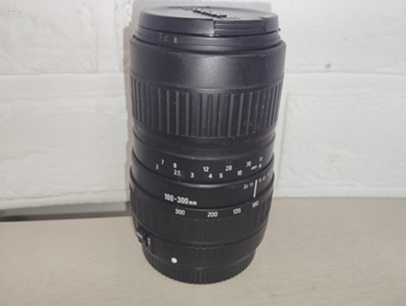 Y[中古品]Sigma ZOOM 100-300mm 　1:4.5‐6.7　DL φ55　一眼レフ レンズ 