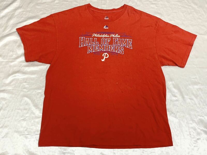【送料無料 値下げ交渉歓迎】マジェスティック MLBフィラデルフィアフィリーズ野球殿堂 半袖Tシャツ 2XL 古着赤アメリカUSA野球メジャー