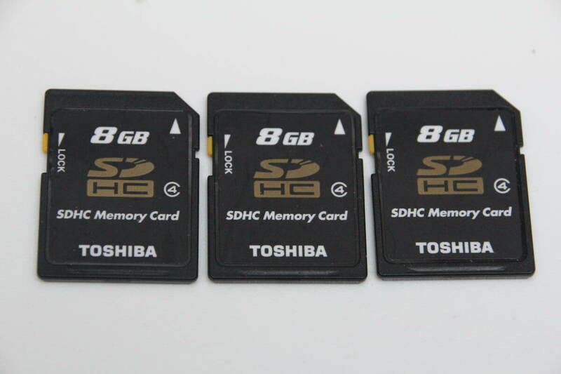 8GB SDHCカード　TOSHIBA　　●3枚セット●