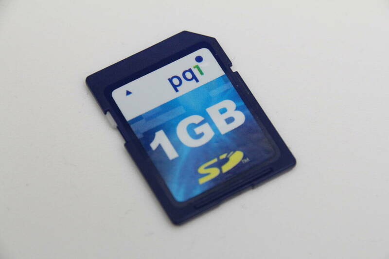 1GB SDカード　pqi