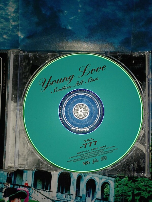 サザンオールスターズ『Young Love』【中古の中古】胸いっぱいの愛と情熱をあなたへ～全14曲　CDアルバム