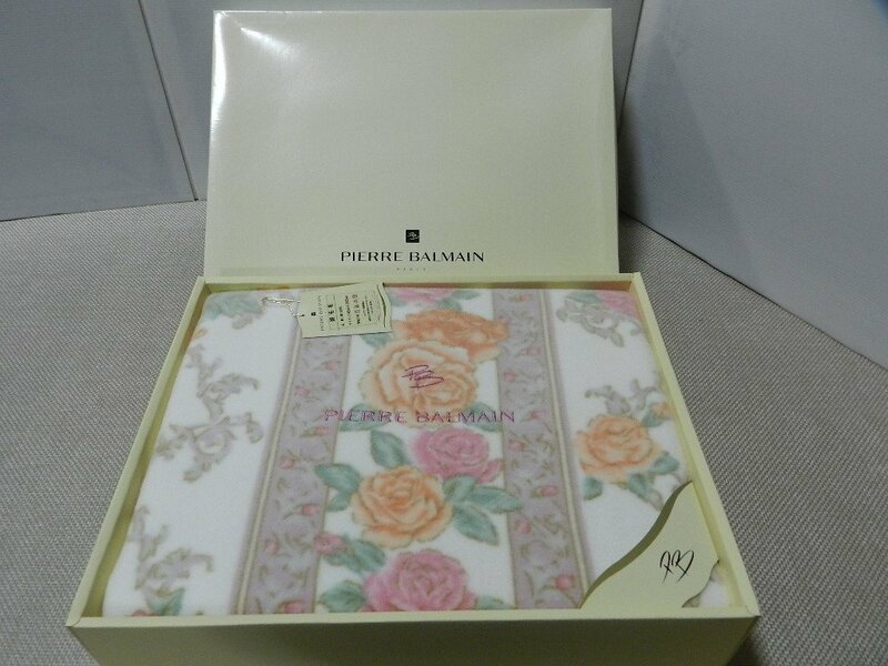 ピエールバルマン　綿毛布　日本製　140㎝×200㎝　ピンク系　バラの花　ロゴ刺繍　ブランド寝具