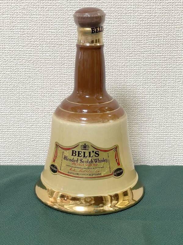 【送料無料】BELL'S ベルズ スコッチウイスキー 未開栓 陶器ボトル 古酒 1490g