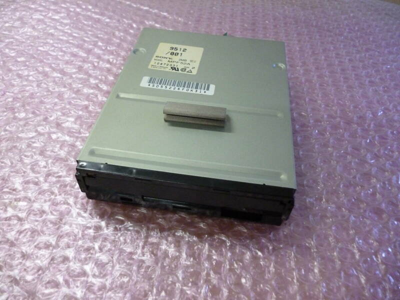 ★中古★OldMac用 フロッピーディスクドライブ SONY MPF52A 読み書きOK ディスク排出OK / PowerMacintosh 7200/90から取り外し