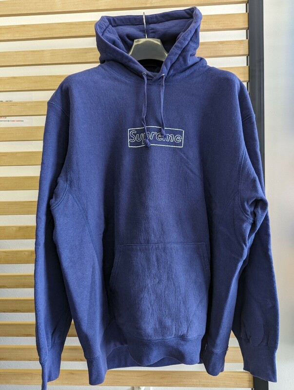 Supreme シュプリーム 21SS KAWS Chalk Logo Hooded Sweatshirt カウズ チョーク ロゴ ネイビー Lsize アパレルブランド専門買取店鑑定済