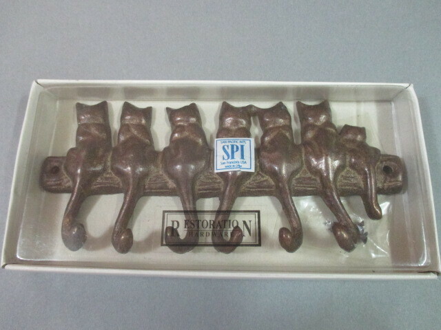 7匹の猫のウォールキーフック 壁掛け ヴィンテージ ブラス - Seven Cat Wall Key Hook - 　SAN PACIFIC INTL USA 