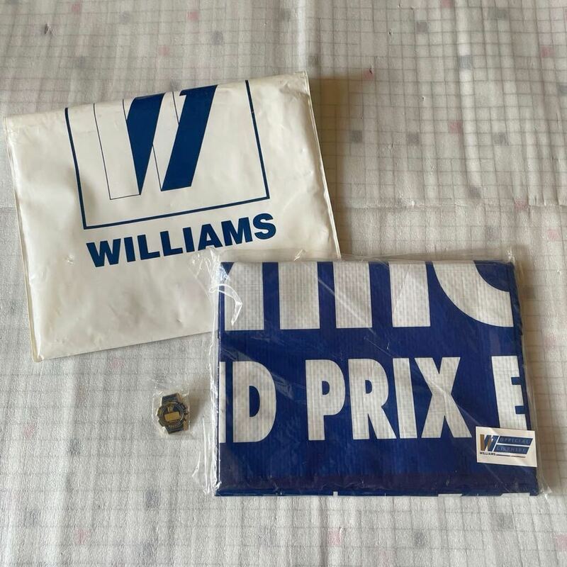 未使用 Rothmans Williams RENAULT 100WINS レジャーシート ピンバッジ F1 ウィリアムズルノー