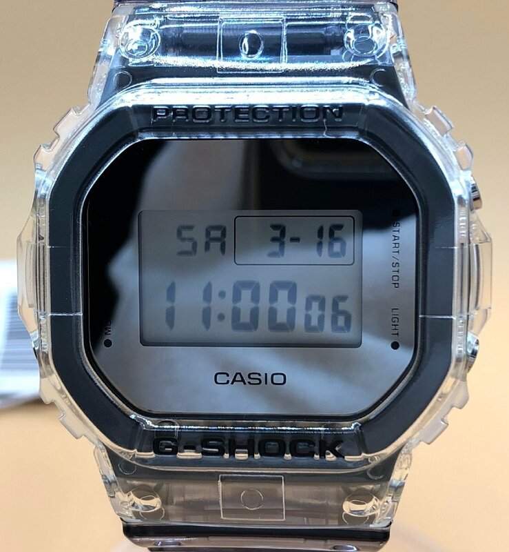 ☆未使用品☆ CASIO G-SHOCK DW-5600SK 半スケルトン カシオ ジーショック デジタル 腕時計 [771-0316-N2]