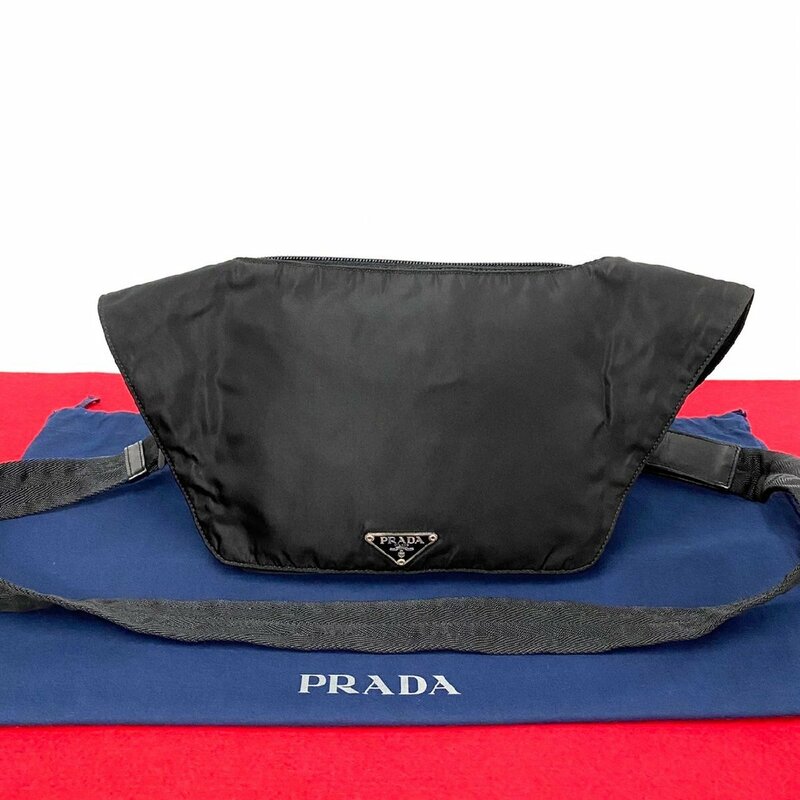 極 美品 希少品 PRADA プラダ 三角ロゴ ナイロン レザー 本革 ミニ ショルダーバッグ ポシェット サコッシュ ブラック 黒 29018