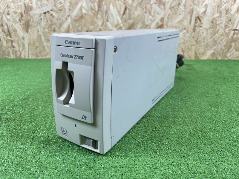 5B102 Canon キヤノン SCSI接続 フィルムスキャナー CanoScan 2700F F911600 通電OK 現状品