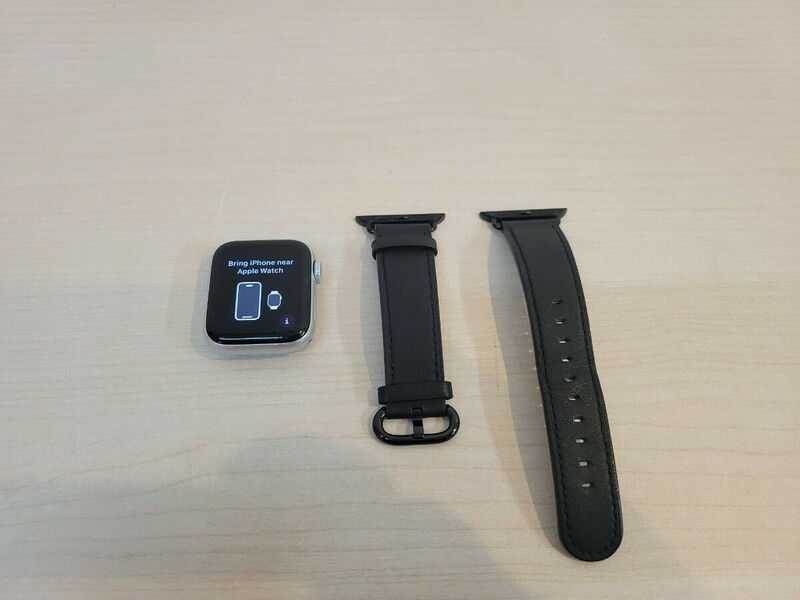 Apple Watch SE 40mm GPSモデル MYDX2J/A アップルウォッチ