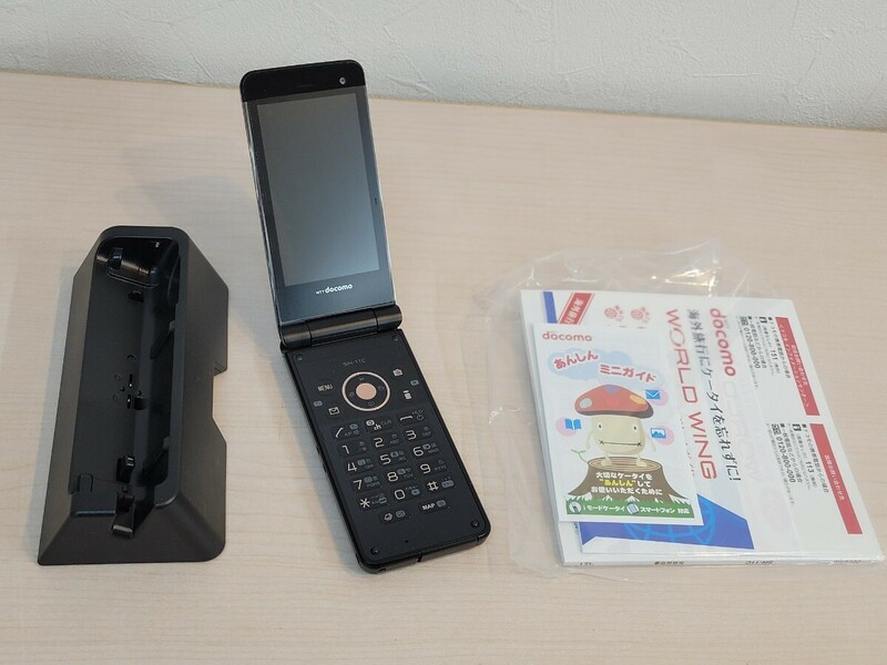 未使用　保管品 docomo SH-11C ガラケー