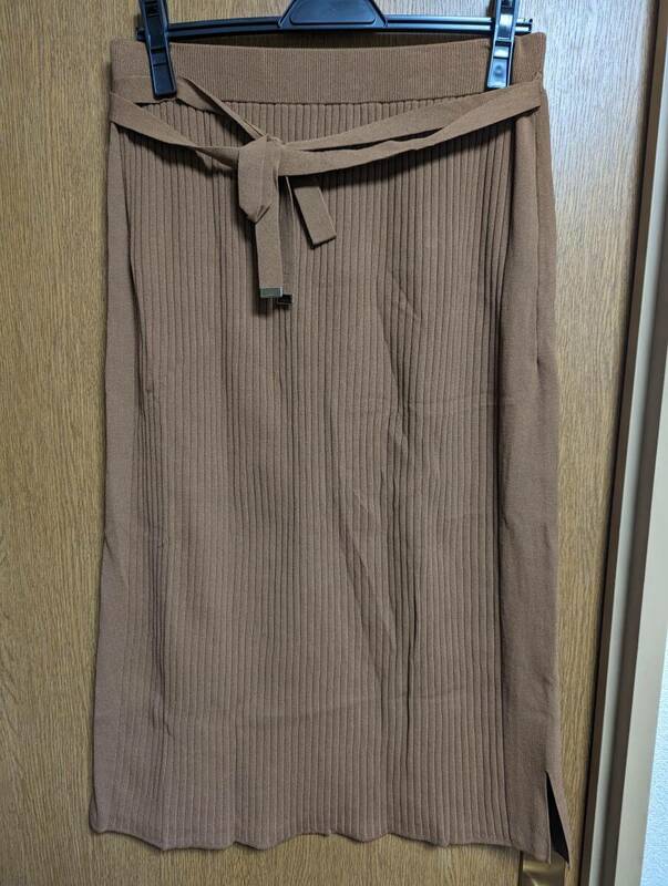 INDIVI 昨季美品 キャメルベージュ リブニットタイトスカート 大きいサイズ 42 11号 12号 ウエストゴム ジャージスカート サマーニット