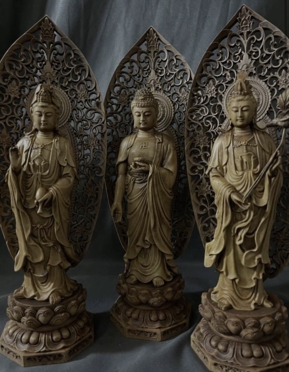 総柘植材　仏教工芸品　時代彫刻　一刀彫　極上彫　木彫仏像　阿弥陀如来三尊立像