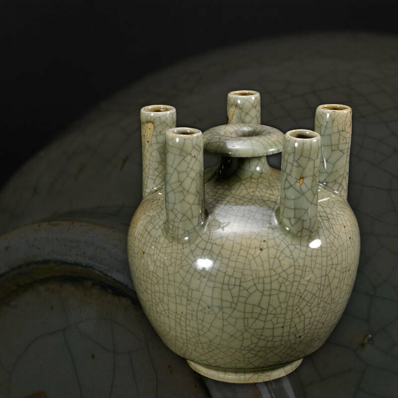 kk3138 中国古玩 青磁哥釉花瓶 陶器 陶磁器 時代物 花器 置物 唐物 高17cm 幅約14cm 