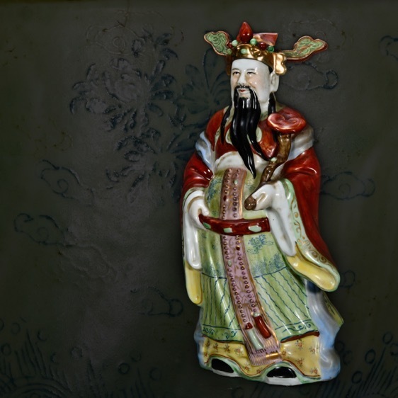 br10687 中国美術 粉彩 色絵 人物立像 在銘 彫瓷 唐物 景徳鎮 高39.8cm
