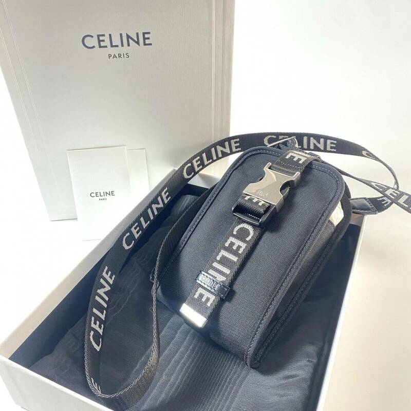 美品 セリーヌ CELINE レディース トレッキング モバイルポーチ ショルダーバッグ