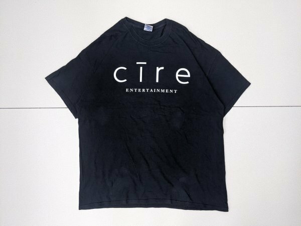 13．00s GILDAN ギルダン cire ENTERTAINMENT デカロゴ プリント 半袖 Tシャツ メンズXL 黒白x603