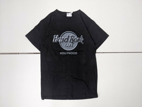 13．ハードロックカフェ ハリウッド デカロゴ メタリック調 プリント 半袖 Tシャツ Hard Rock CAFE HOLLYWOOD メンズS 黒白系x608