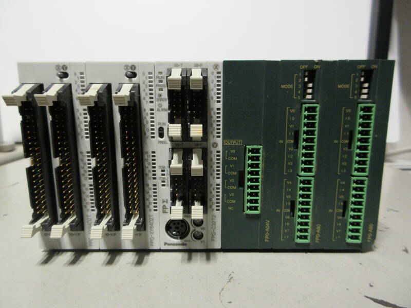 Panasonic FPG-XY64D2T ２個　FPG-C32T2 1個　FP0-A04V 1個　FP0-A80 2個　6個セット (W193)