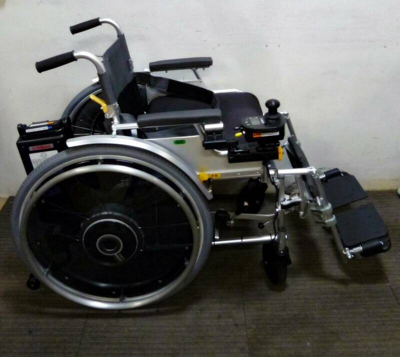 ②YAMAHA　電動車椅子 介護用品　取扱説明書付き　車椅子用クッション付き　バッテリー・充電器付き　ヤマハ