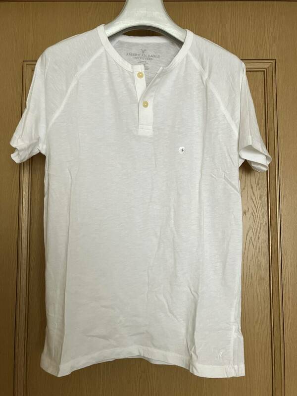 セール! 残り僅か! 正規品 本物 新品 アメリカンイーグル ヘンリーネック Tシャツ AMERICAN EAGLE ワイルド 最強カラー ホワイト 白 S ( M