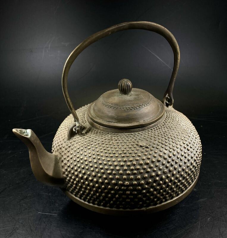 霰文銅瓶 煎茶道具 茶道具 茶器 銅器 湯沸 瓶掛 1438g 水注 急須 鉄瓶 アンティーク 古美術品