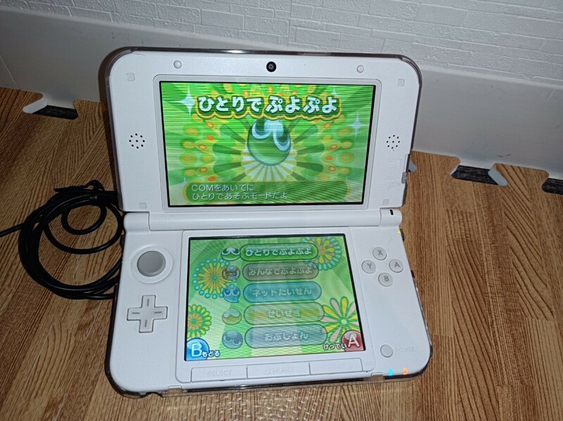 nn0202 035 Nintendo 任天堂 ニンテンドー3DSLL SPR-001(JPN) ピンク 中古 現状品 3DS ぷよぷよ20th 充電ケーブル付き