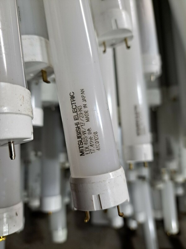 MITSUBISHI ELECTRIC1T 40S-W.17 /23-N3 -17 MADE IN JAPAN LED 蛍光灯　40W 10本セット　中古　点灯OK　