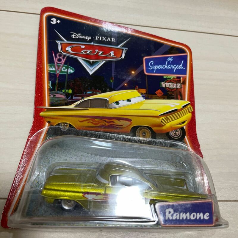 マテル カーズ MATTEL CARS RAMONE イエロー ラモーン 黄色 ミニカー キャラクターカー