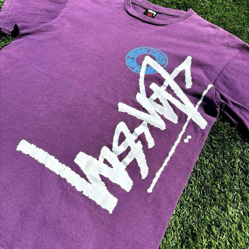M 美品 stussy 縦ロゴ デカロゴ ビッグプリント Tシャツ 紫 パープル 00s y2k US アメリカ ストリート 古着 男女 ユニセックス