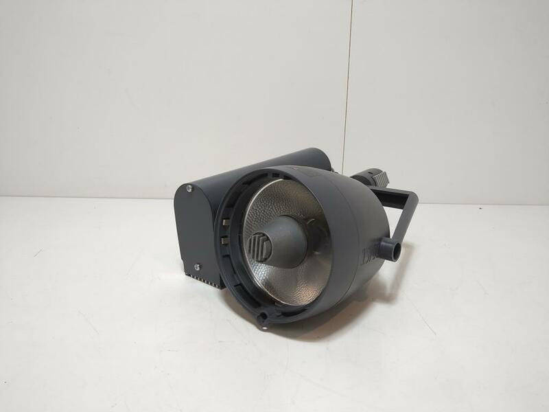 A80 USHIO SPAX ダクトレール用　スポットライト　ハロゲンランプ　放電灯照明器具　動作未確認