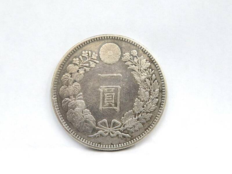 ・76998 1円銀貨 明治28年 重量約26.8ｇ 一圓銀貨 古銭 貨幣 硬貨 比重10.2