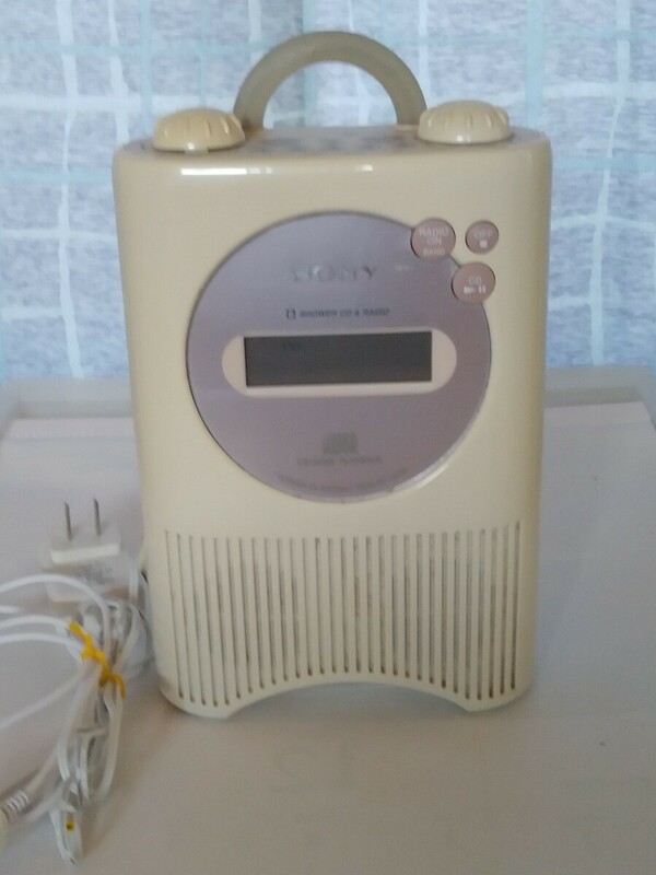 当時物　SONY　 SHOWER　CD&RADIO　プレーヤー　ソニー　携帯用　ICF-CP73Ｖ