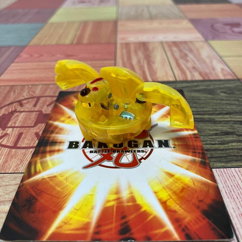 ジャンク出品　爆丸　BAKUGAN バクガン　フィギュア　クリアイエロー