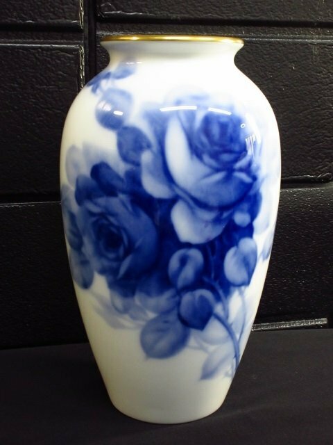 r5569　美品　大倉陶園　OKURA　JAPAN　花びん　青系　花柄　ブルーローズ　日本製　フラワーベース　