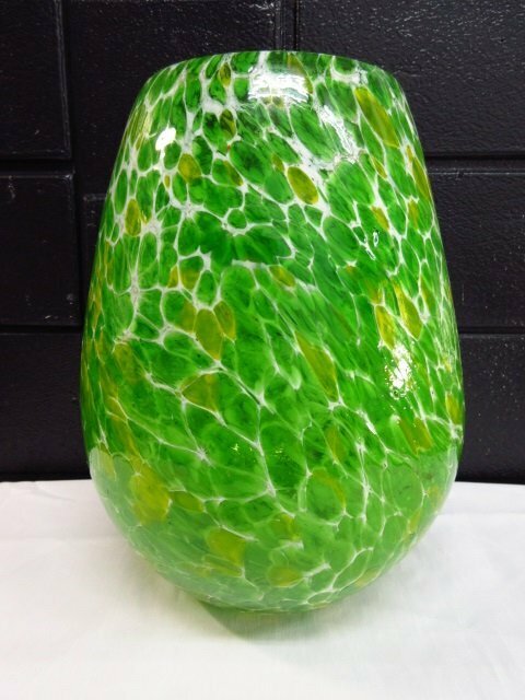 ｍ6076 フラワーベース　色ガラス/カラーガラス/工芸など　グリーン×イエロー　花瓶　壺　インテリア　高さ約25cm