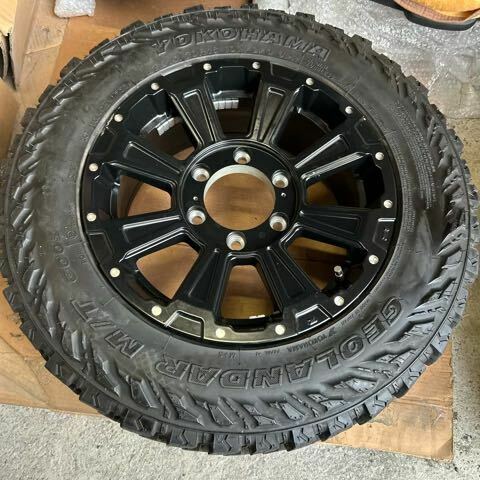 レクセル　デスロック　16×7J +40 6H-139.7 ハブ径106㍉　ヨコハマ　ジオランダー　M/T G003 215/70R16 2022年製　1本　