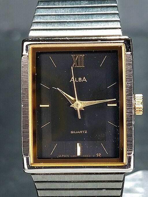 美品 SEIKO セイコー ALBA アルバ V251-5230 アナログ クォーツ 腕時計 ブラック文字盤 メタルベルト ステンレススチール 新品電池交換済み