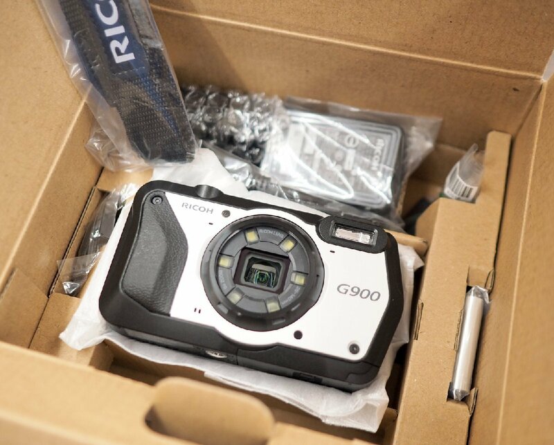 未使用保管品 RICOH リコー G900 防水・防塵・業務用デジタルカメラ 28～140mm光学5倍ズーム・6.5GB内蔵メモリー・Webカメラ機能搭載