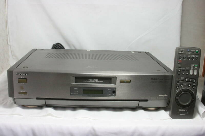 SONY ソニー 8mm ビデオカセットレコーダー EV-NS9000NTSC ジャンク [4e30]