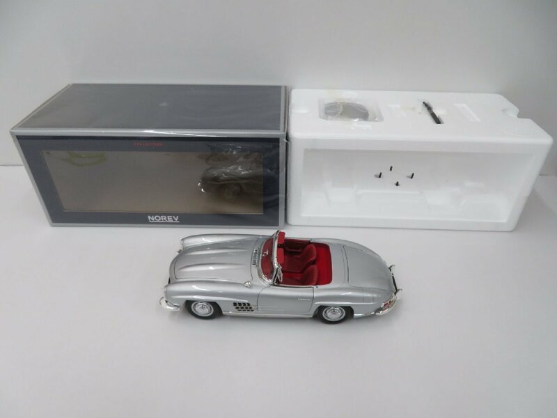 中古品●NOREV　1/18　メルセデスベンツ　300 SL　Roadster　1957　シルバー●659A