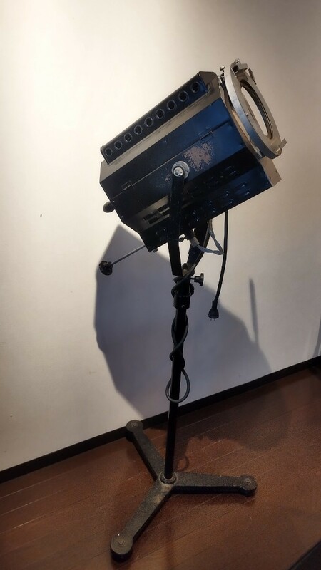 貴重 50年前の撮影機材 ヴィンテージ スポットライト 昭和レトロ 昭和40年代 インダストリアル 照明 映画スタジオ 店舗什器 間接照明